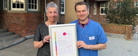 Als einzige Klinik in Hamburg: AKK erhält zum 9. Mal das Gütesiegel „Ausgezeichnet. FÜR KINDER“