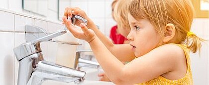 Welthändehygienetag am 05. Mai 2024: Das große 5-Schritte-Händewasch-ABC für Kinder