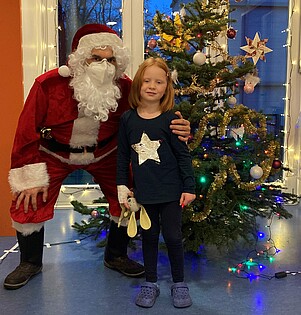 Besuch vom Weihnachtsmann im Altonaer Kinderkrankenhaus