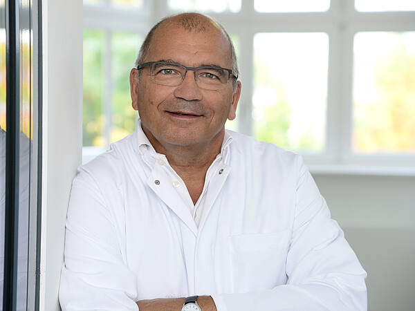  Prof. Dr. med. Ralf Stücker